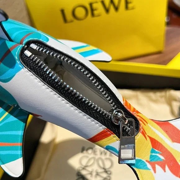 ✨ Loewe dolphin Bag Charm ✨ - Picture 8 of 9